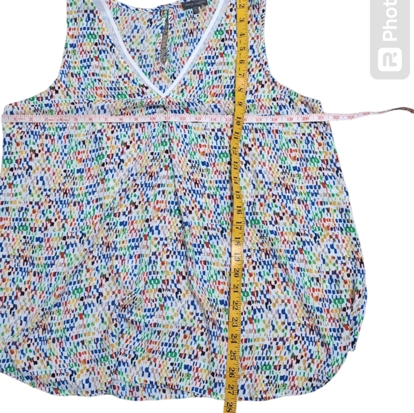 Vince Camuto Sleeveless Blouse Multi Color Print V-Neck Flowy size Large - Picture 6 of 7